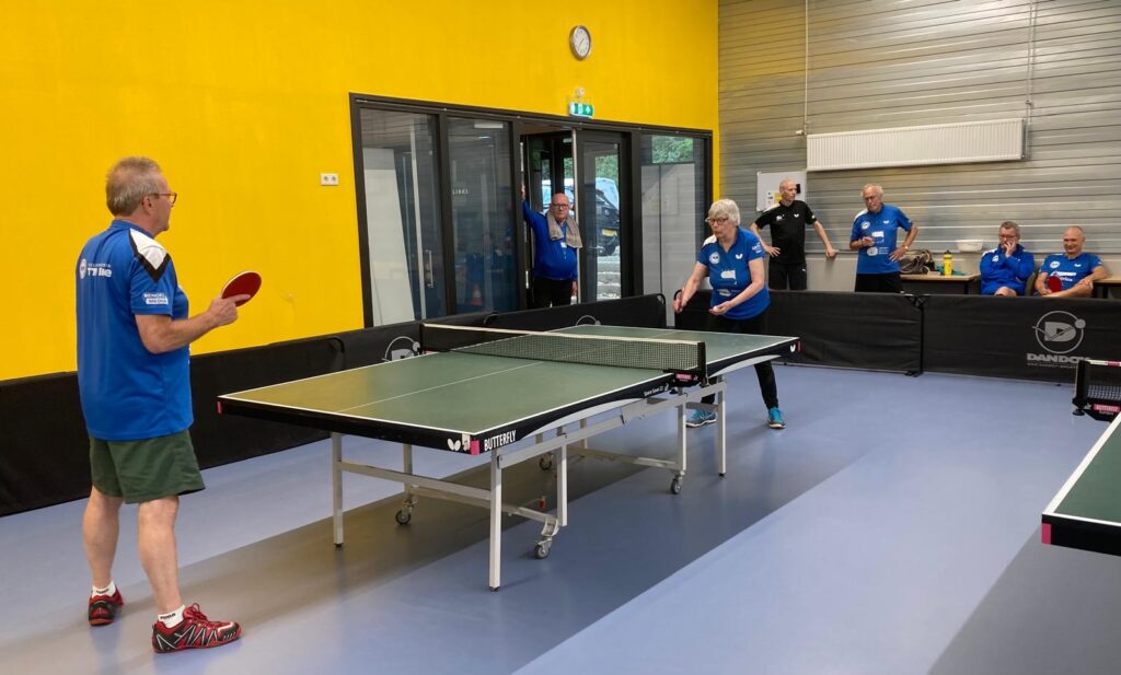 Foto: Wim van Ooijen en de Edese aanmoedigingen voor beide.